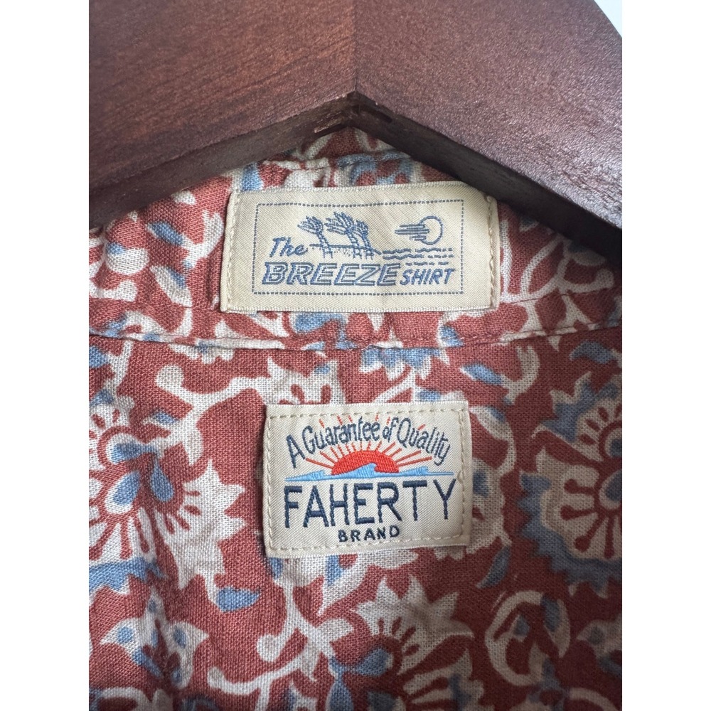 Faherty Brand Breeze Shirt Mens Large Block Print Floral Boho Coastal Red Blue - Picture 2 of 7